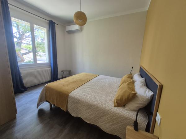 Eyragues (13630) EYRAGUES (13630) - PROPRIETE AVEC HABITATION + 3 GITES SUR TERRAIN AVEC PISCINE