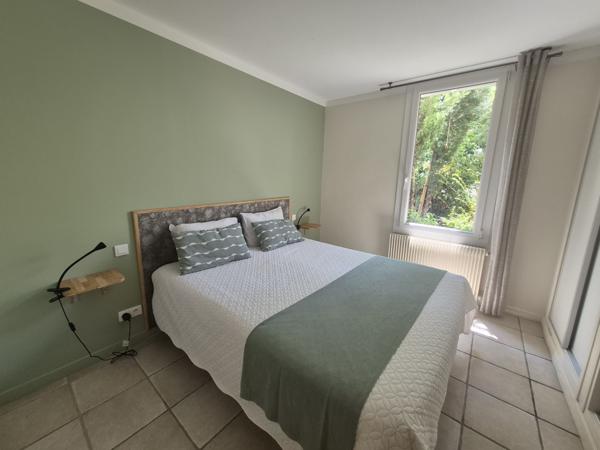 Eyragues (13630) EYRAGUES (13630) - PROPRIETE AVEC HABITATION + 3 GITES SUR TERRAIN AVEC PISCINE