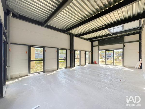 Location bureaux 110 m² Saint-Pierre-du-Perray