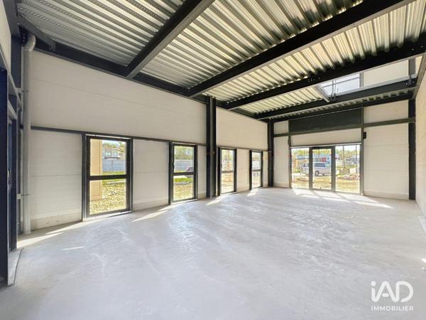 Location bureaux 110 m² Saint-Pierre-du-Perray