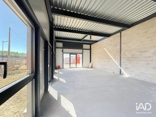 Location bureaux 110 m² Saint-Pierre-du-Perray