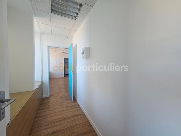 Vente
                Local commercial70 m² - 5 Pièces -
                    AGEN (47000)