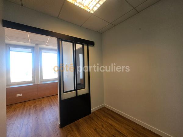 Vente
                Local commercial70 m² - 5 Pièces -
                    AGEN (47000)