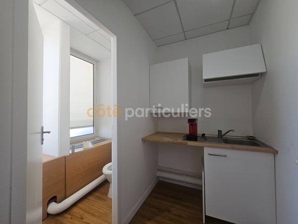 Vente
                Local commercial70 m² - 5 Pièces -
                    AGEN (47000)