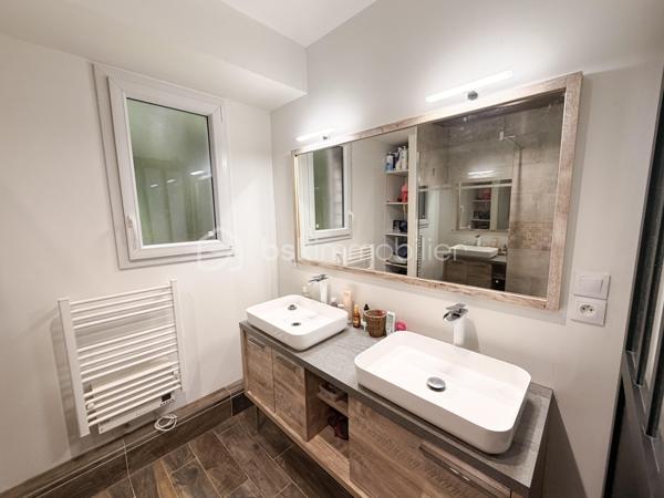 Vous recherchez une maison avec de la pierre, du bois, de la verdure et du calme... une maison vous offrant un beau potentiel, avec quelques travaux de finitions afin de la mettre à votre goût ? J'ai peut-être ça, lisez la suite !
Dès votre arrivée dans le chemin, vous pourrez succomber au charme de cette maison en pierre avec son extension bois....
Nous commencerons la visite par une vaste entrée, elle distribue la pièce de vie lumineuse de 40m2 avec sa grande baie donnant accès direct au jardin,  elle comprend le salon-séjour et la cuisine aménagée et équipée récente. La pièce de vie est une extension bois qui a été construite en 2020.  Nous poursuivrons avec un espace buanderie de 6m2, un wc séparé, et une suite parentale de 21m2 avec un espace chambre, un dressing et une salle d'eau privative. 
Direction ensuite l'étage, une vaste mezzanine de 20m2 pouvant aisément accueillir un espace bureau, une salle de jeux distribue une salle de bain de 6m2, un wc séparé, une chambre de 9m2 et deux autres chambres de 13m2 au sol. Le mode de chauffage est électrique. Plusieurs menuiseries ont été changées en pvc double vitrage, la grande baie du salon en double vitrage sera à envisager. La taxe foncière est de 640€. 
Allons à l'extérieur, entourée de végétation, vous pourrez profiter en toute tranquillité, sans aucun vis à vis, de la parcelle de 3200m2. Non attenant à la maison un atelier vous y attend pour y mettre voitures, motos, bricolage etc... . Vous souhaiteriez pouvoir stationner votre voiture à toute proximité de l'entrée de votre maison ? Pas de soucis, vous pourrez aisément créer un carport sur un des cotés de la maison. Un puits, non raccordé à la maison, est présent. 
Alors ce bien semble correspondre à vos critères de recherche ? Ne tardez pas, appelez-moi !