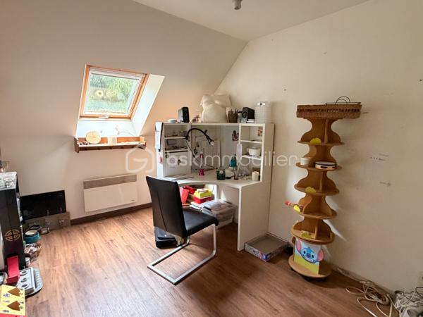 Vous recherchez une maison avec de la pierre, du bois, de la verdure et du calme... une maison vous offrant un beau potentiel, avec quelques travaux de finitions afin de la mettre à votre goût ? J'ai peut-être ça, lisez la suite !
Dès votre arrivée dans le chemin, vous pourrez succomber au charme de cette maison en pierre avec son extension bois....
Nous commencerons la visite par une vaste entrée, elle distribue la pièce de vie lumineuse de 40m2 avec sa grande baie donnant accès direct au jardin,  elle comprend le salon-séjour et la cuisine aménagée et équipée récente. La pièce de vie est une extension bois qui a été construite en 2020.  Nous poursuivrons avec un espace buanderie de 6m2, un wc séparé, et une suite parentale de 21m2 avec un espace chambre, un dressing et une salle d'eau privative. 
Direction ensuite l'étage, une vaste mezzanine de 20m2 pouvant aisément accueillir un espace bureau, une salle de jeux distribue une salle de bain de 6m2, un wc séparé, une chambre de 9m2 et deux autres chambres de 13m2 au sol. Le mode de chauffage est électrique. Plusieurs menuiseries ont été changées en pvc double vitrage, la grande baie du salon en double vitrage sera à envisager. La taxe foncière est de 640€. 
Allons à l'extérieur, entourée de végétation, vous pourrez profiter en toute tranquillité, sans aucun vis à vis, de la parcelle de 3200m2. Non attenant à la maison un atelier vous y attend pour y mettre voitures, motos, bricolage etc... . Vous souhaiteriez pouvoir stationner votre voiture à toute proximité de l'entrée de votre maison ? Pas de soucis, vous pourrez aisément créer un carport sur un des cotés de la maison. Un puits, non raccordé à la maison, est présent. 
Alors ce bien semble correspondre à vos critères de recherche ? Ne tardez pas, appelez-moi !