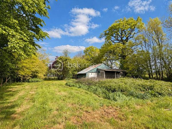 Vous recherchez une maison avec de la pierre, du bois, de la verdure et du calme... une maison vous offrant un beau potentiel, avec quelques travaux de finitions afin de la mettre à votre goût ? J'ai peut-être ça, lisez la suite !
Dès votre arrivée dans le chemin, vous pourrez succomber au charme de cette maison en pierre avec son extension bois....
Nous commencerons la visite par une vaste entrée, elle distribue la pièce de vie lumineuse de 40m2 avec sa grande baie donnant accès direct au jardin,  elle comprend le salon-séjour et la cuisine aménagée et équipée récente. La pièce de vie est une extension bois qui a été construite en 2020.  Nous poursuivrons avec un espace buanderie de 6m2, un wc séparé, et une suite parentale de 21m2 avec un espace chambre, un dressing et une salle d'eau privative. 
Direction ensuite l'étage, une vaste mezzanine de 20m2 pouvant aisément accueillir un espace bureau, une salle de jeux distribue une salle de bain de 6m2, un wc séparé, une chambre de 9m2 et deux autres chambres de 13m2 au sol. Le mode de chauffage est électrique. Plusieurs menuiseries ont été changées en pvc double vitrage, la grande baie du salon en double vitrage sera à envisager. La taxe foncière est de 640€. 
Allons à l'extérieur, entourée de végétation, vous pourrez profiter en toute tranquillité, sans aucun vis à vis, de la parcelle de 3200m2. Non attenant à la maison un atelier vous y attend pour y mettre voitures, motos, bricolage etc... . Vous souhaiteriez pouvoir stationner votre voiture à toute proximité de l'entrée de votre maison ? Pas de soucis, vous pourrez aisément créer un carport sur un des cotés de la maison. Un puits, non raccordé à la maison, est présent. 
Alors ce bien semble correspondre à vos critères de recherche ? Ne tardez pas, appelez-moi !