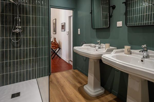 Élégante demeure bourgeoise au cœur de la Venise Provençale