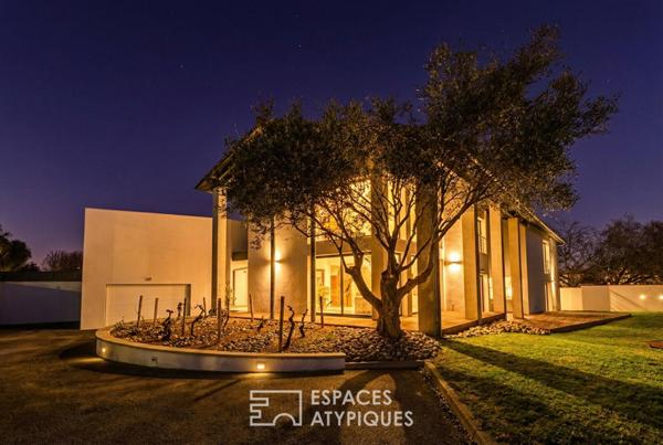 Contemporaine avec bureaux indépendants et piscine chauffée proche de Blagnac