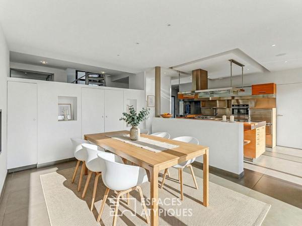 Contemporaine avec bureaux indépendants et piscine chauffée proche de Blagnac