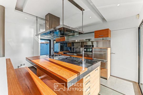 Contemporaine avec bureaux indépendants et piscine chauffée proche de Blagnac