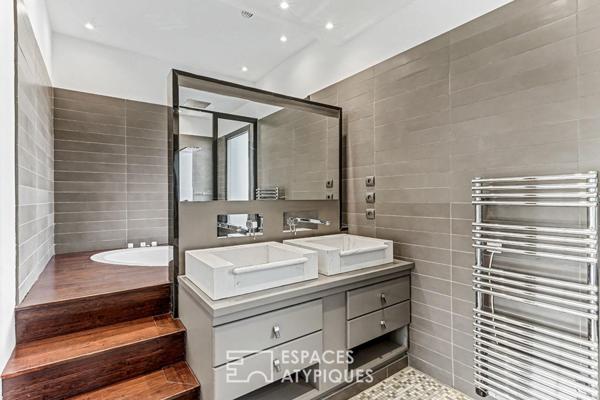 Contemporaine avec bureaux indépendants et piscine chauffée proche de Blagnac