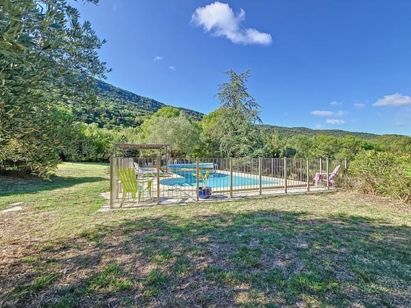 Propriété de charme avec piscine, vues panoramiques & intimité totale – Bédarieux (34600)
