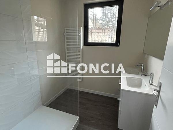 Location Appartement 3 pièces 93.7 m² - 4 RUE DU COTEAU Boen Sur Lignon 42130