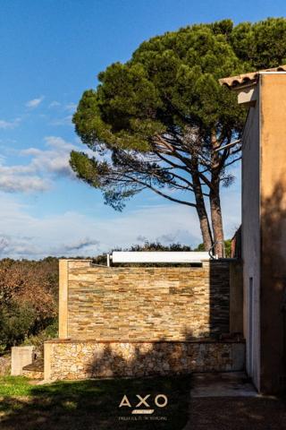 SAINTE - ANASTASIE - MAISON D'ARCHITECTE - T6 -  171 M2 - PISCINE  - JARDIN 2 616 M2 - GARAGE - POSSIBILITE CONSTRUCTION MAISON - 690 000