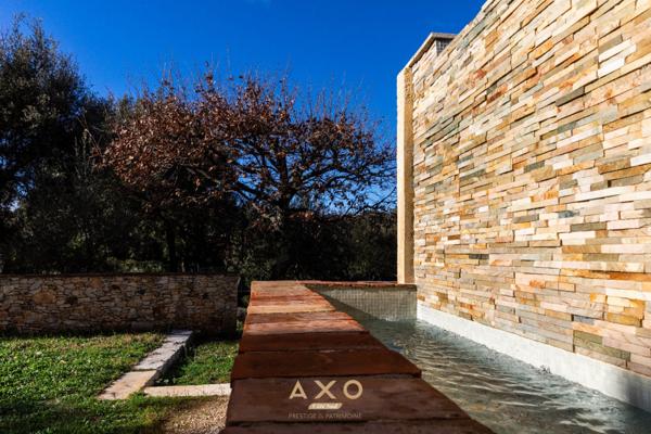 SAINTE - ANASTASIE - MAISON D'ARCHITECTE - T6 -  171 M2 - PISCINE  - JARDIN 2 616 M2 - GARAGE - POSSIBILITE CONSTRUCTION MAISON - 690 000