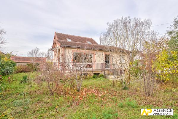 le mesnil le roi - maison ancienne avec extension - très beau jardin 800 m² - travaux à prévoir €890 000 ** - Référence 4576