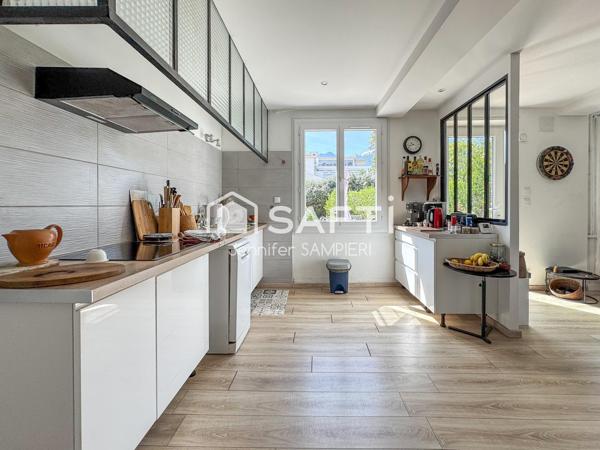 Maison T5, deux accès, jardin, vue Canigou, garage