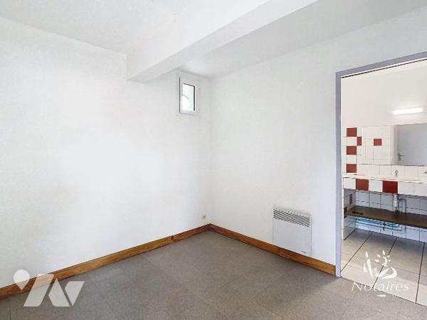 Pessac, proximité centre ville, gare et domaine universitaire, appartement sis au rez-de-chauss...