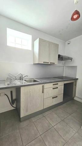 APPARTEMENT T2 TRAVERSANT PARKING BALCON CAVE