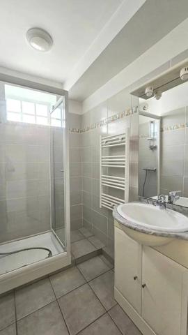 APPARTEMENT T2 TRAVERSANT PARKING BALCON CAVE