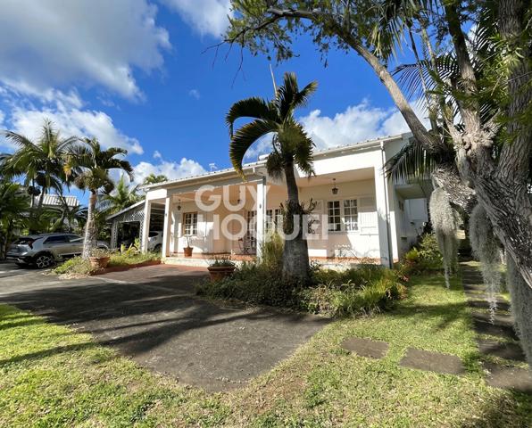 VILLA T6 de 238m² sur terrain de 2896 m² - BDN STE CLOTILDE