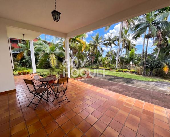 VILLA T6 de 238m² sur terrain de 2896 m² - BDN STE CLOTILDE