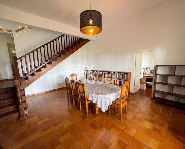VILLA T6 de 238m² sur terrain de 2896 m² - BDN STE CLOTILDE