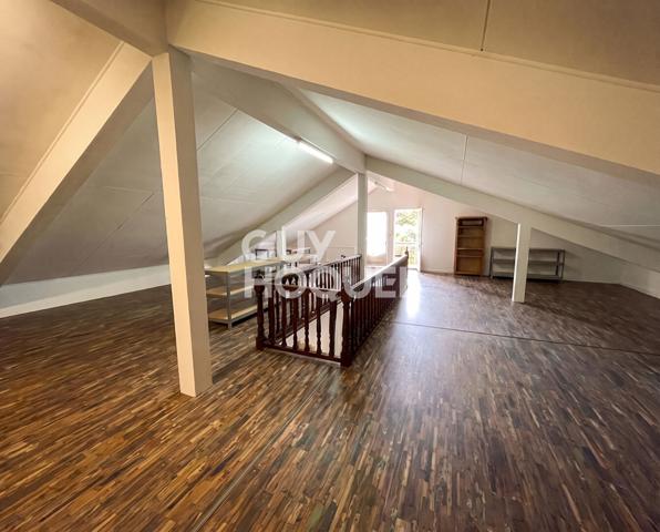 VILLA T6 de 238m² sur terrain de 2896 m² - BDN STE CLOTILDE