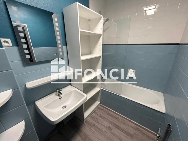 Location Appartement 2 pièces 46.06 m² - 10 SQUARE DES ROCHELETS Nantes 44100