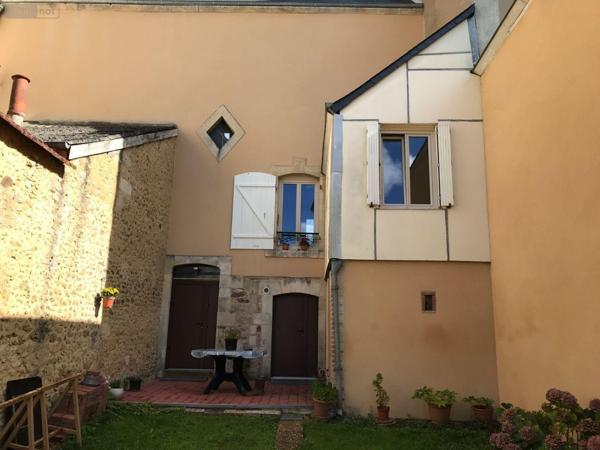 Maison à vendre à Bonnétable dans la Sarthe (72110), ref : 079/1992