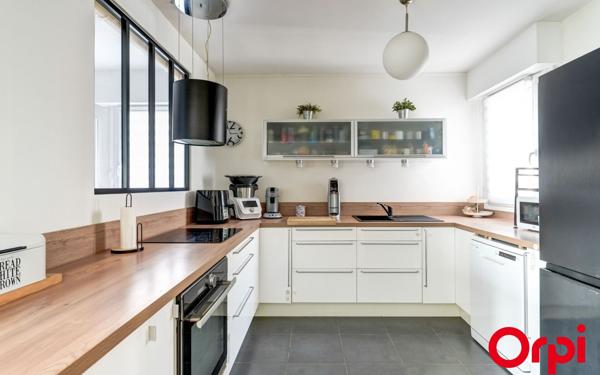 Appartement à vendre    5 pièces • 101,70 m2 Caluire-et-Cuire