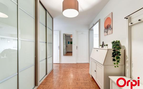 Appartement à vendre    5 pièces • 101,70 m2 Caluire-et-Cuire