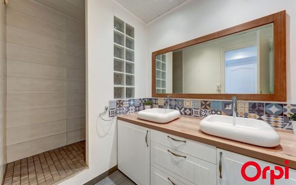 Appartement à vendre    5 pièces • 101,70 m2 Caluire-et-Cuire