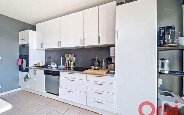 Appartement à louer    3 pièces •  Lyon 8