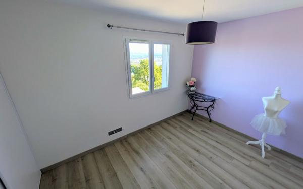 Maison à vendre    4 pièces • 107 m2 Soyons