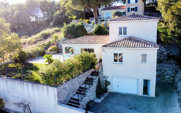 Maison à vendre    4 pièces • 107 m2 Soyons