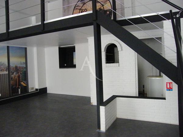 Local commercial, grande vitrine, hyper centre de Douai