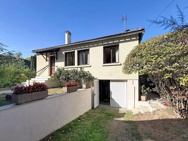 Potentiel, 3 chambres, sous-sol total, beau jardin
