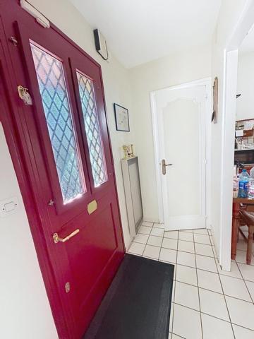 Potentiel, 3 chambres, sous-sol total, beau jardin