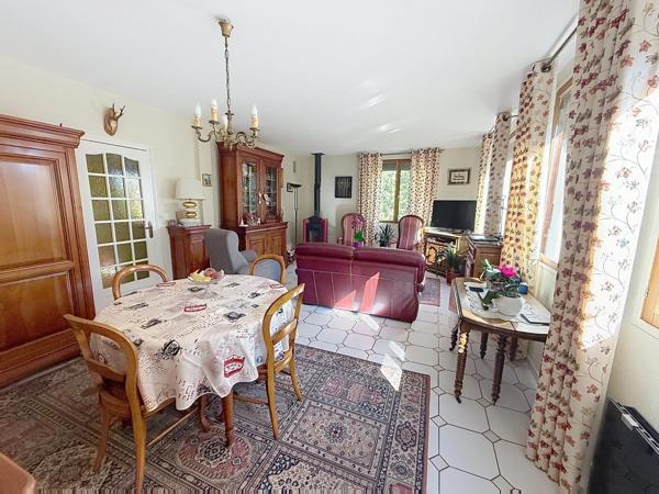 Potentiel, 3 chambres, sous-sol total, beau jardin