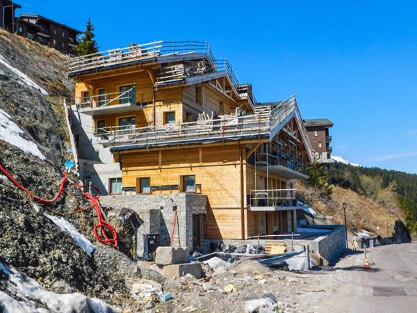 Appartement neuf luxe T4 parking local ski cave