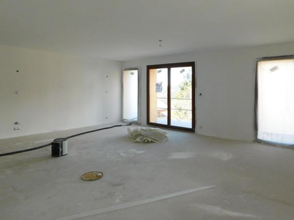 Appartement neuf luxe T4 parking local ski cave