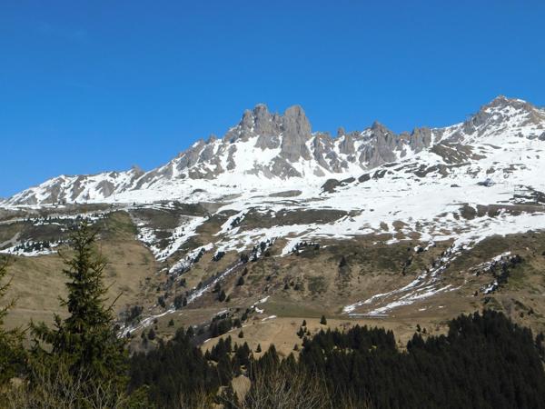 Appartement neuf luxe T4 parking local ski cave