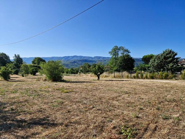 Mas de hameau avec grand terrain et vue