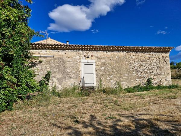 Mas de hameau avec grand terrain et vue
