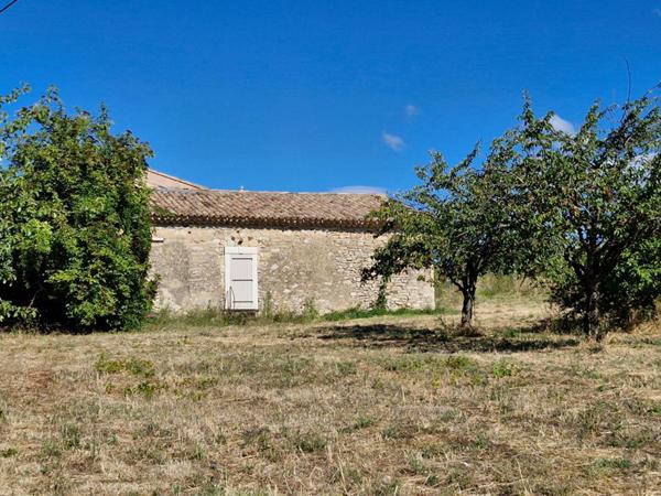 Mas de hameau avec grand terrain et vue