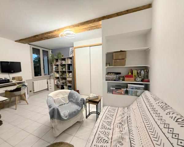 Appartement de Type 2 avec garage et jardin
