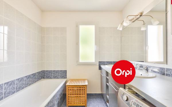 Maison à vendre    4 pièces • 104,65 m2 Mions