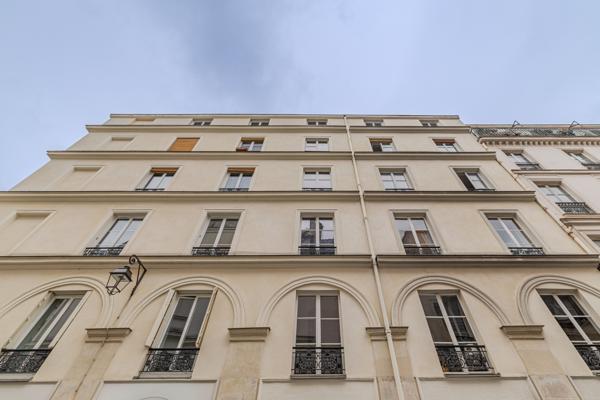 Le Marais historique – Dernier étage plein ciel au charme ancien